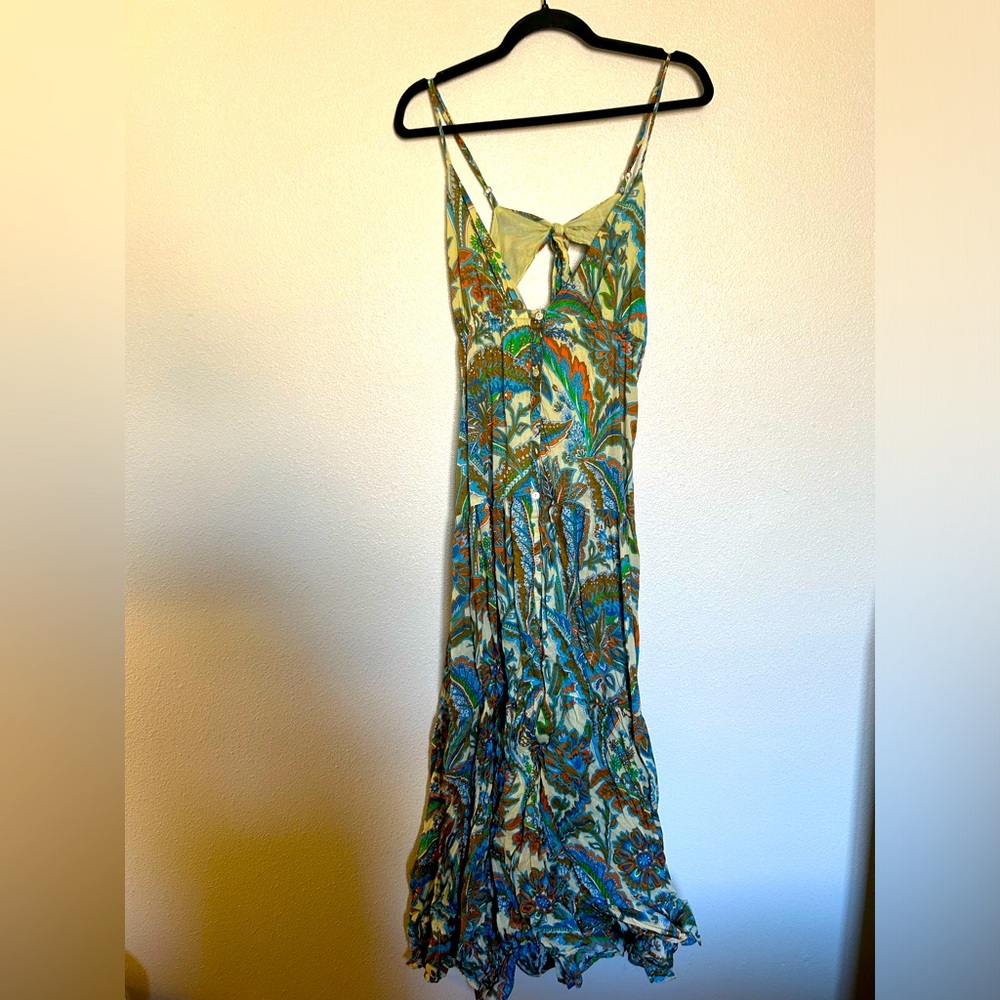 House of Harlow 1960, backless dress